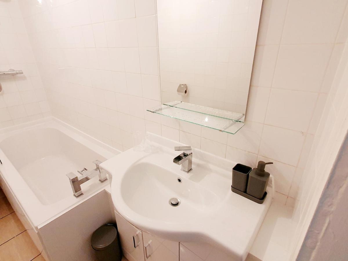 Station Apartment Bellshill Bagian luar foto